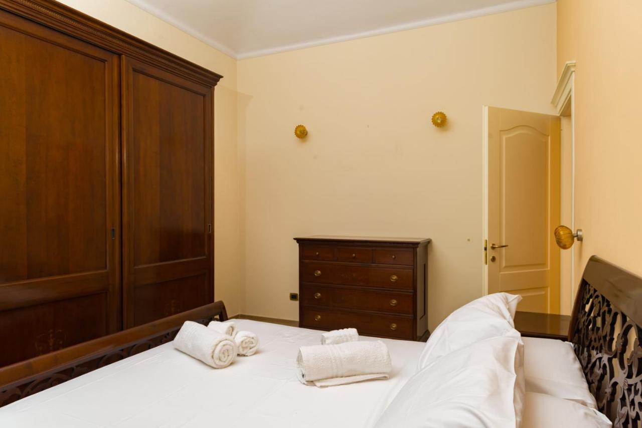 Alessandria Central Apt 10Min Walk Central Station Buitenkant foto